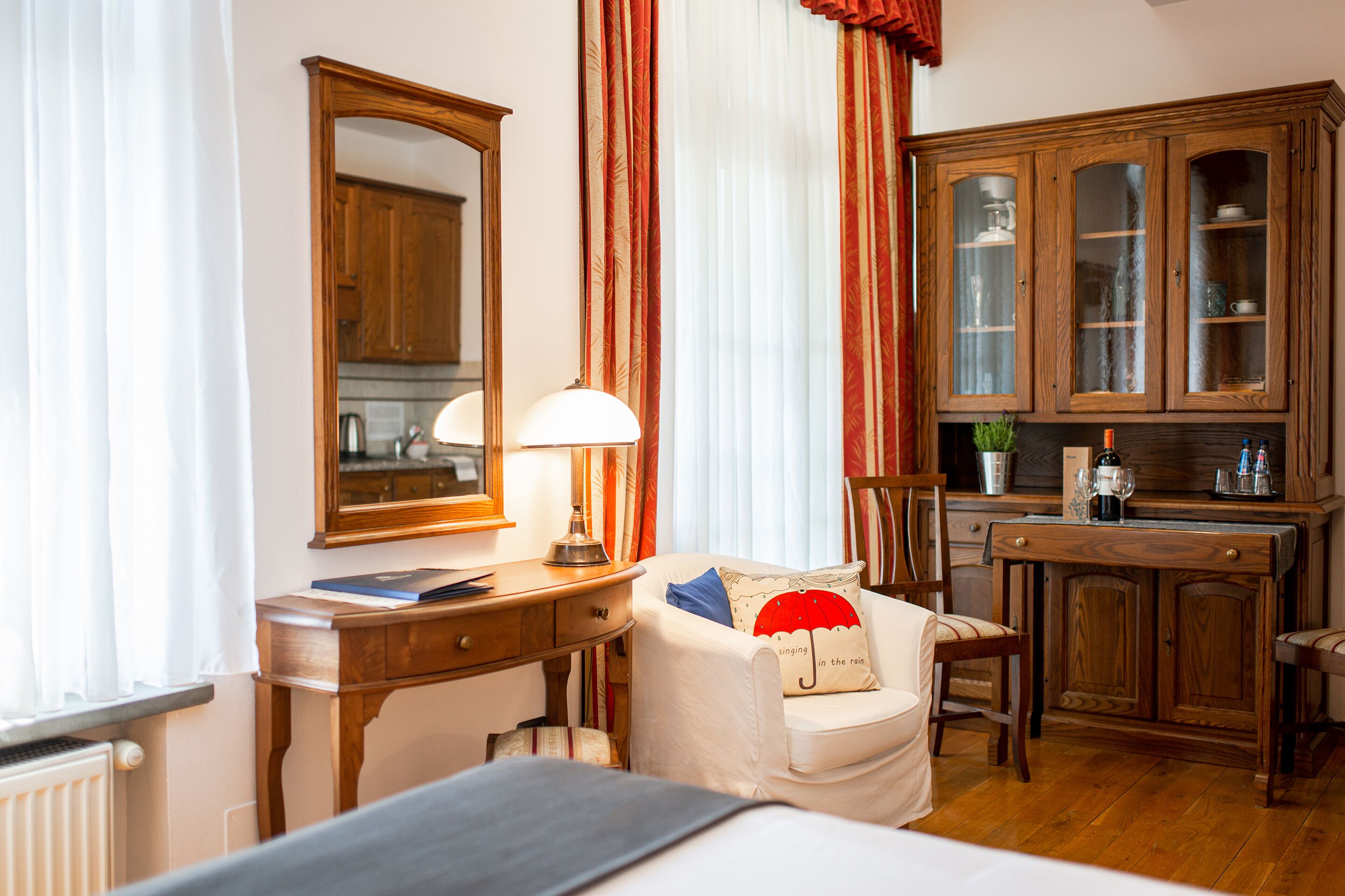 deluxe double room, kitchenette | living area | smart tv