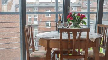 Appartamento Deluxe, 1 camera da letto, angolo cottura | Vista dalla camera