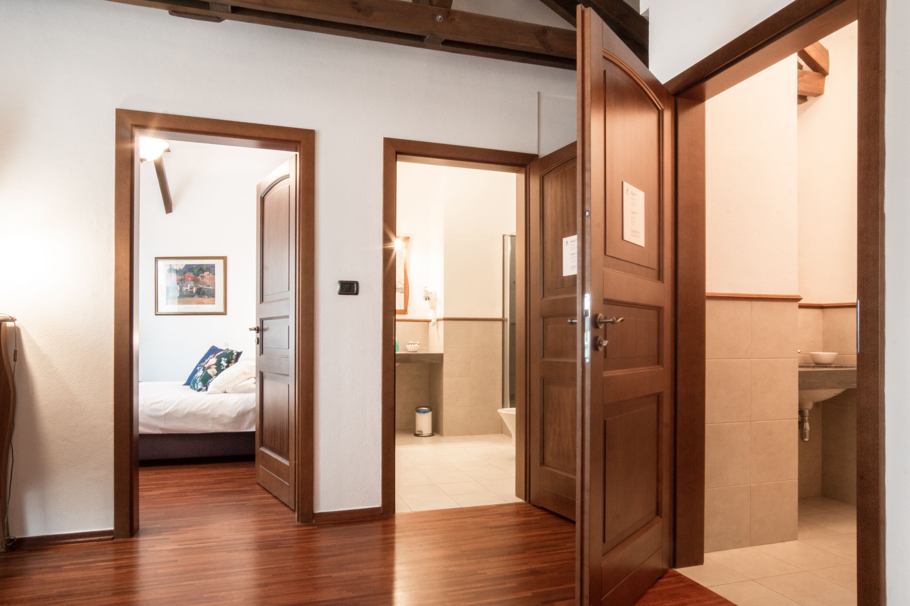 deluxe apartment, 2 bedrooms, kitchenette | living area | smart tv