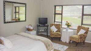 Unclassified image, 4 of 48, button - 15 on Penguin Guest House (Cape Town)