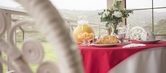 15 on Penguin Guest House