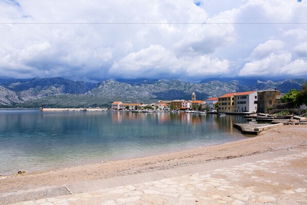 Free beach cabanas, beach umbrellas, beach towels