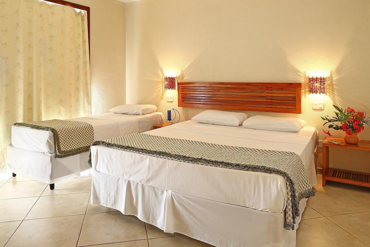 3 bedrooms, in-room safe, blackout curtains, free WiFi