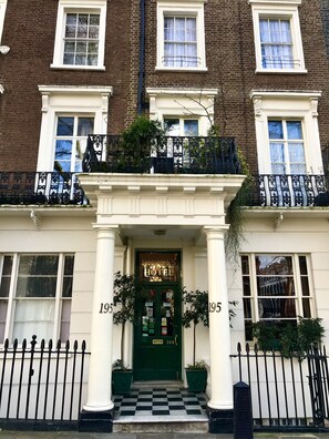 Front of property - Rhodes Hotel (London)