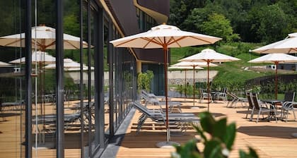 Lambergh ChĂąteau & Hotel