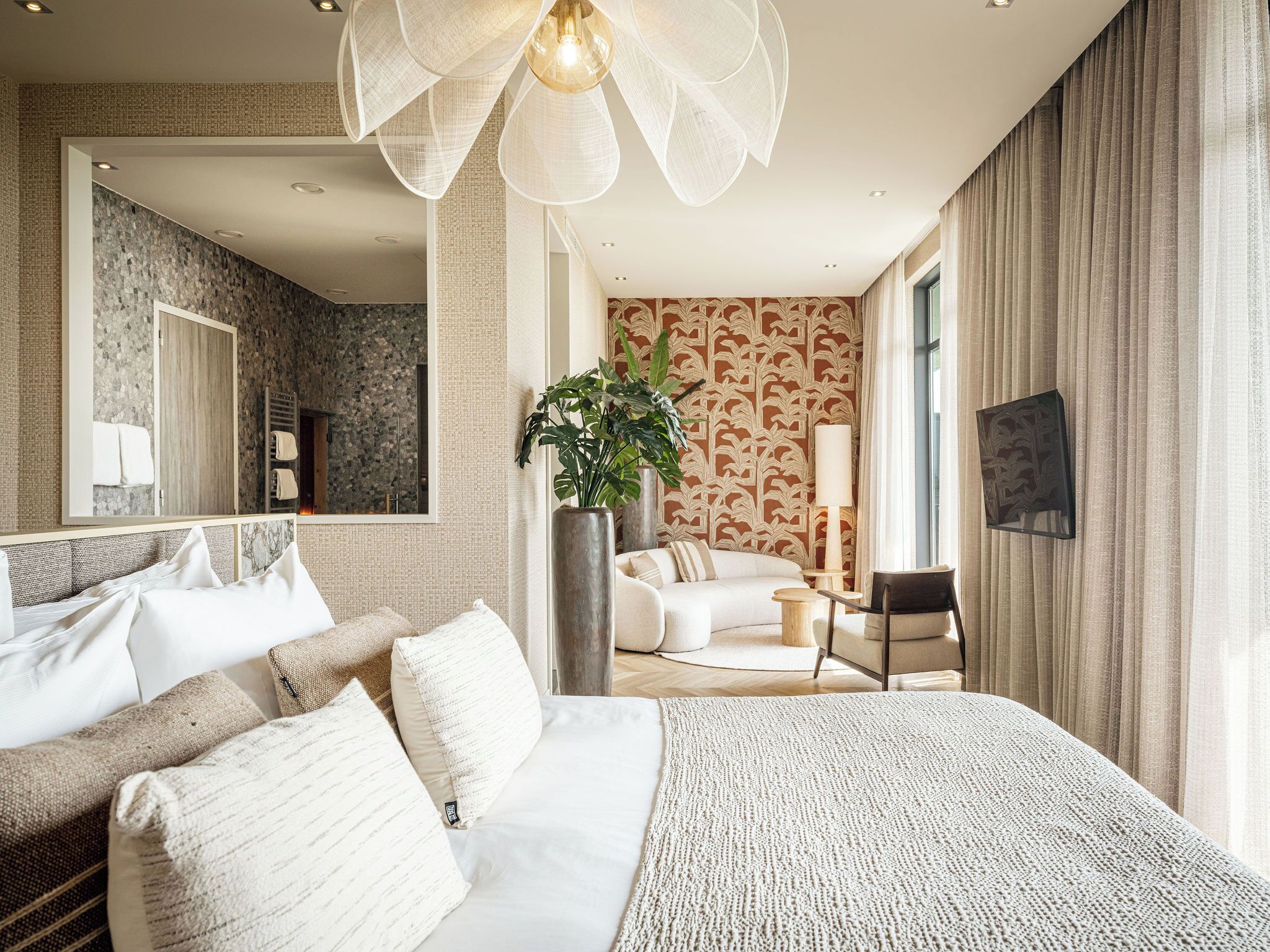 suite, sauna | 1 bedroom, hypo-allergenic bedding, in-room safe, desk