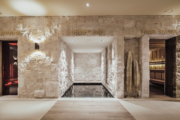 Sauna, steam room, body treatments, hydrotherapy, facials