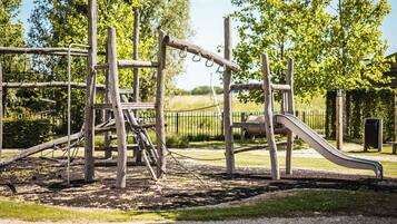 Children’s play area – outdoor