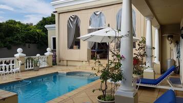 Habitación individual | Edredones de plumas, colchones con acolchado adicional, caja fuerte