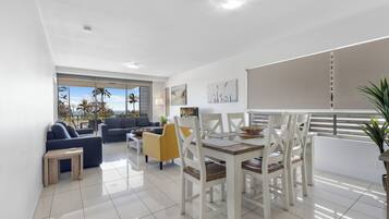 3 Bedroom Ocean View Apartment | In-room dining