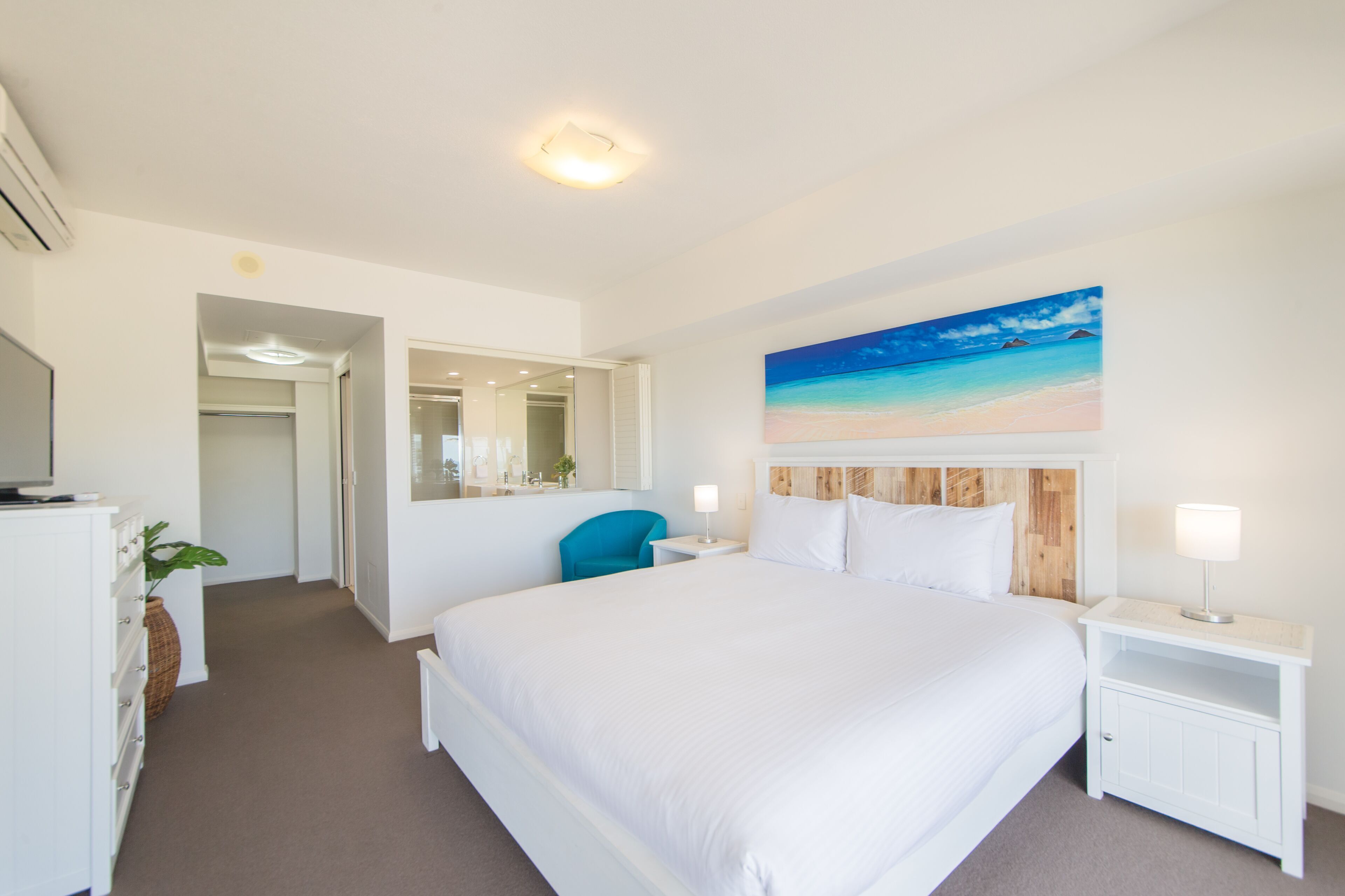 Individually decorated, individually furnished, soundproofing