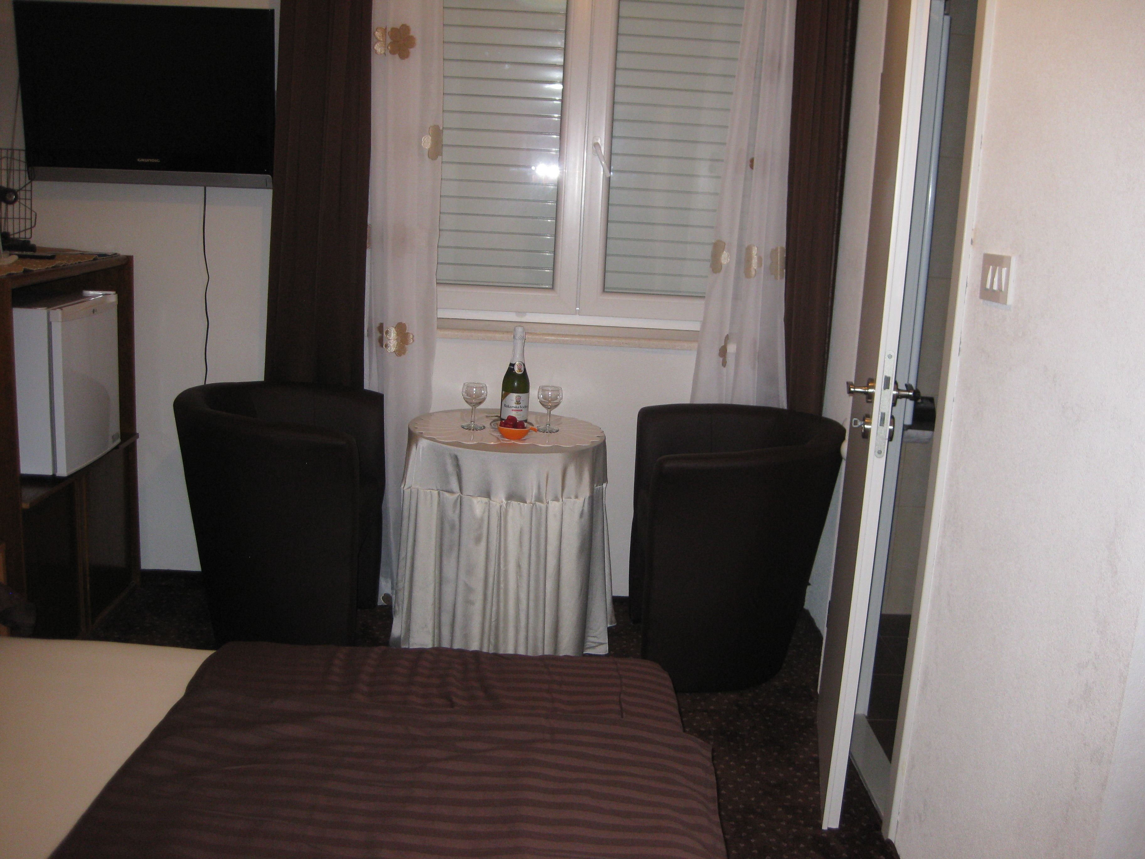 Double Room, Sea View | Living area | LED TV, fireplace