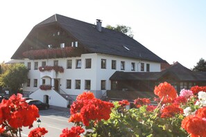 Exterior detail - Hotel Santner (Eugendorf)