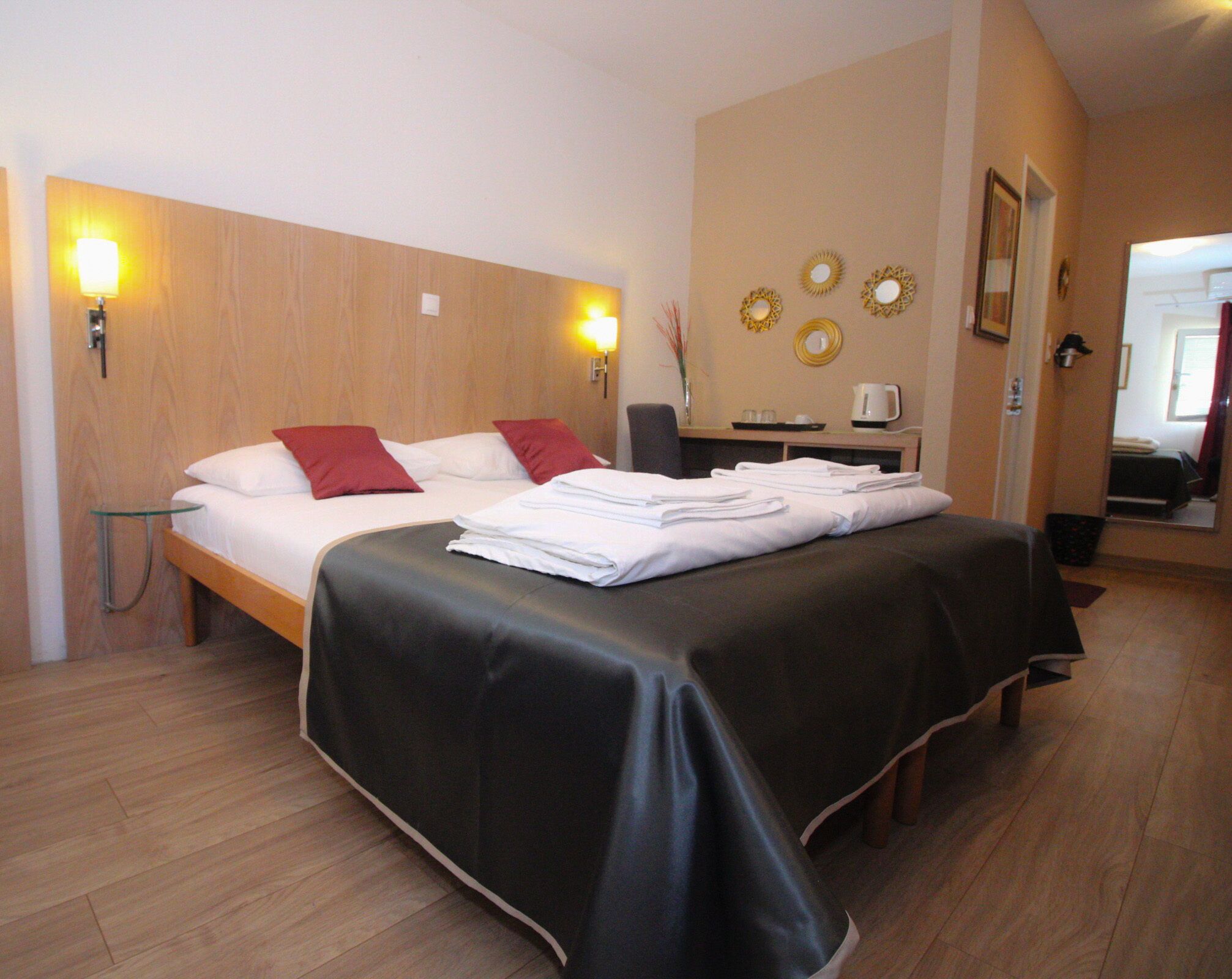 standard triple room | 1 bedroom, minibar, individually decorated, individually furnished