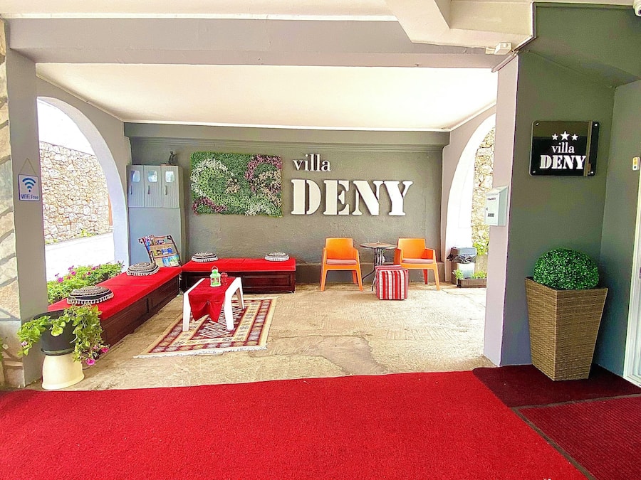 Standard trippelrum | Utsikt mot innergård