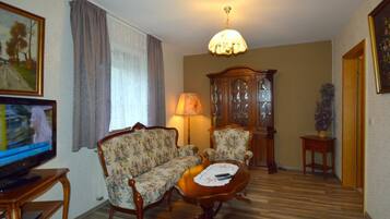 Deluxe-Vierbettzimmer, eigenes Bad | WLAN