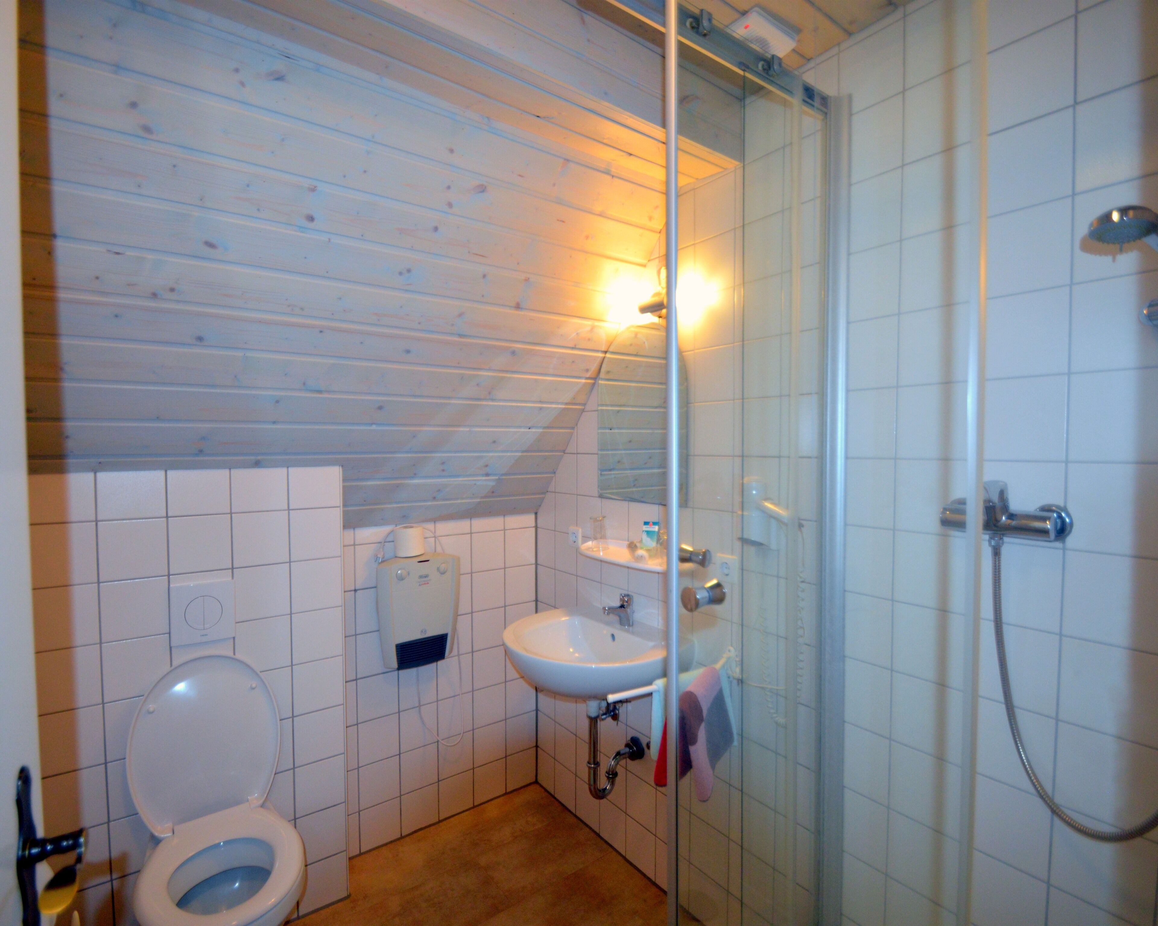 standard apartment, ensuite | bathroom