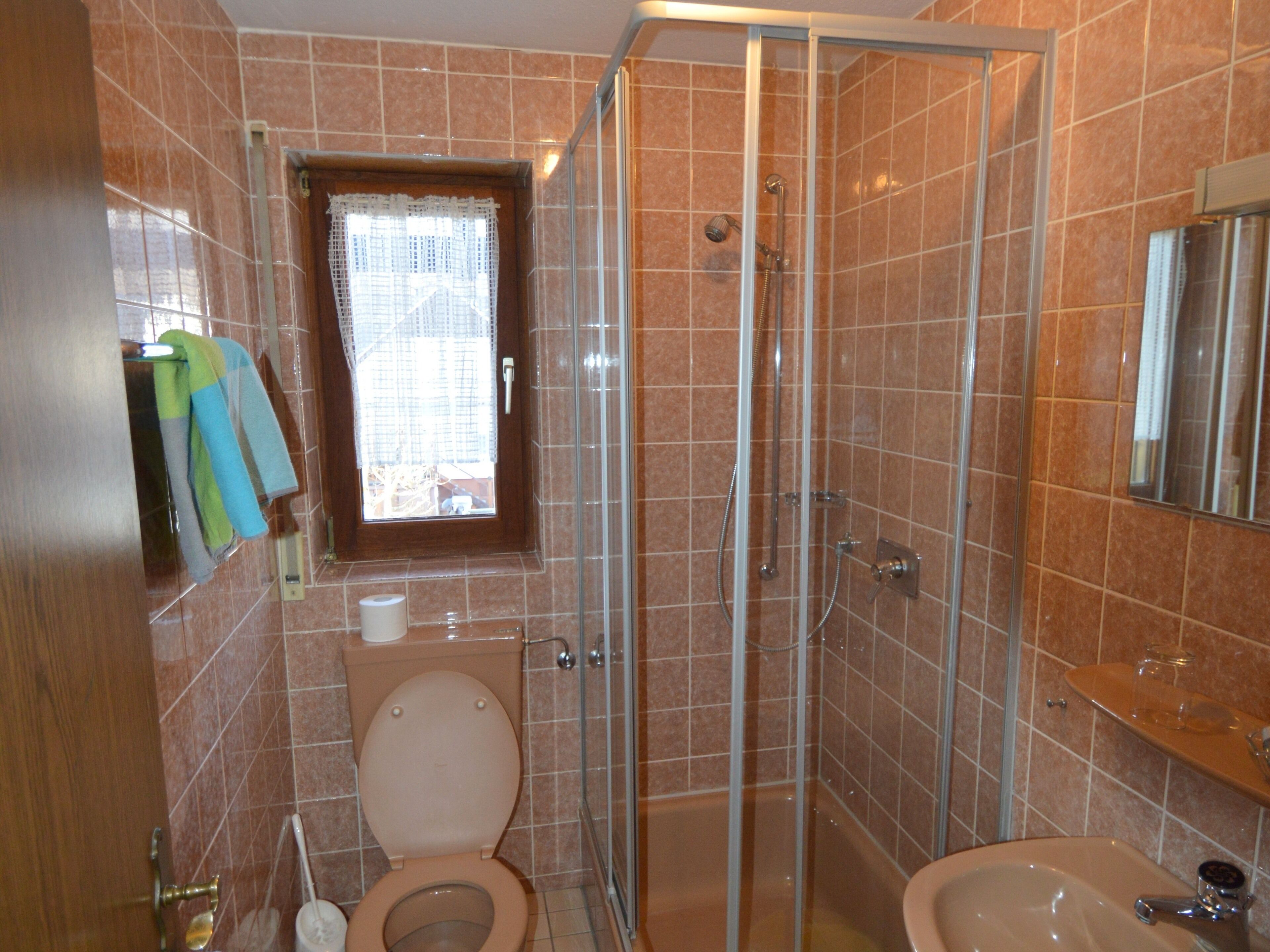 standard single room, ensuite, garden view (mit balkon) | bathroom