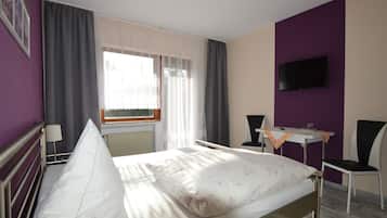 Standard-Doppelzimmer, mit Bad, Gartenblick (mit Balkon) | WLAN