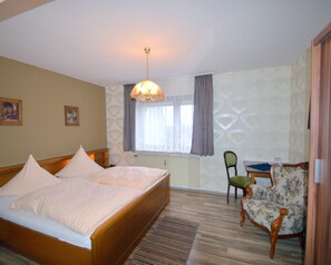 Deluxe Quadruple Room, Private Bathroom