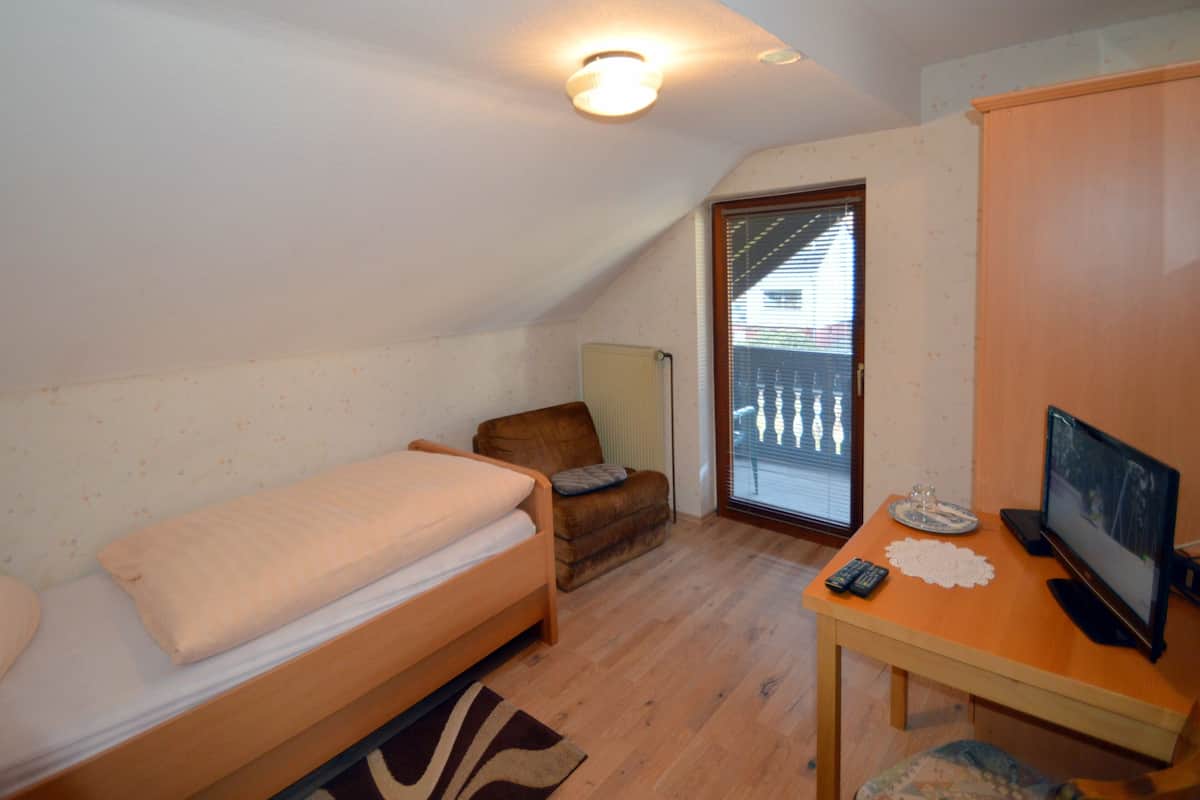 Standard Single Room, Ensuite, Garden View (mit Balkon) | WiFi