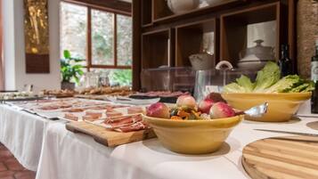 Desayuno bufé gratuito y diario