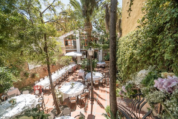 Espace banquet en plein air