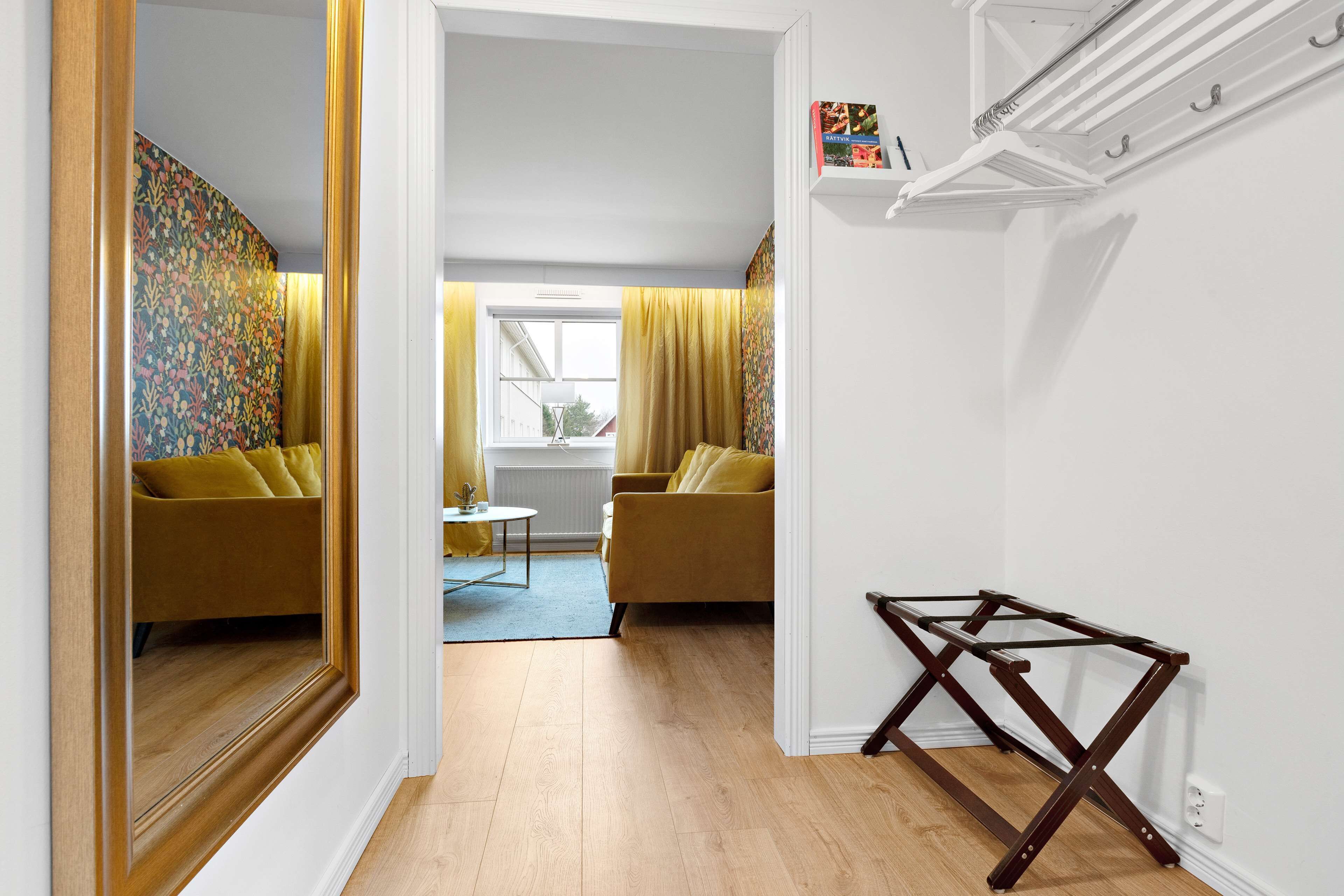 suite, 1 king bed, hot tub, lake view | 1 bedroom, individually decorated, individually furnished, desk