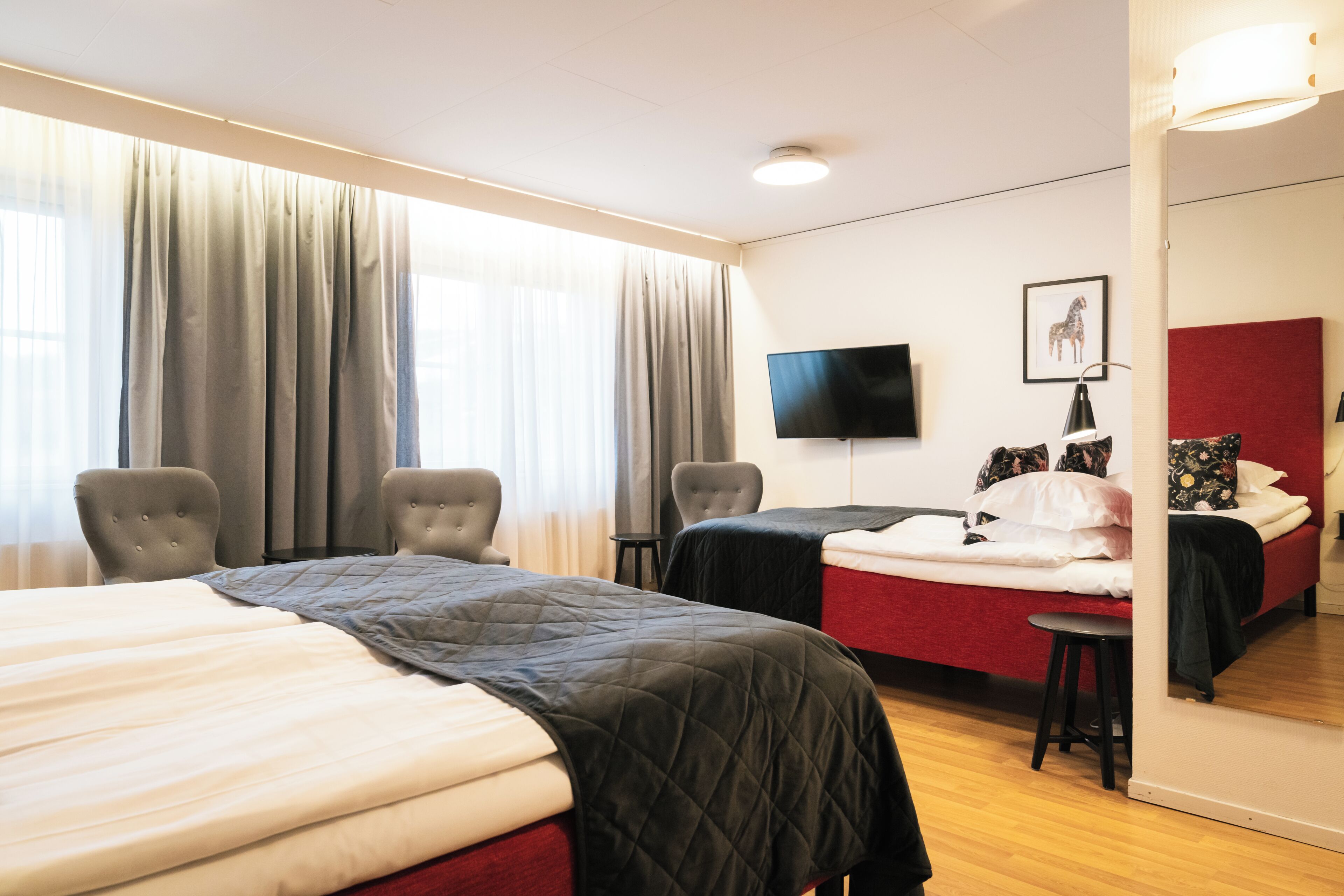 Family Room, Multiple Beds, Non Smoking | Individually decorated, individually furnished, desk, rollaway beds