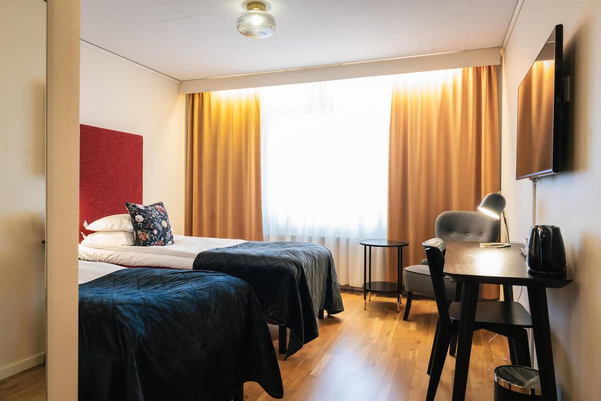 Standard Room, 2 Twin Beds, Non Smoking | Desk, rollaway beds (surcharge), WiFi (free), individually decorated