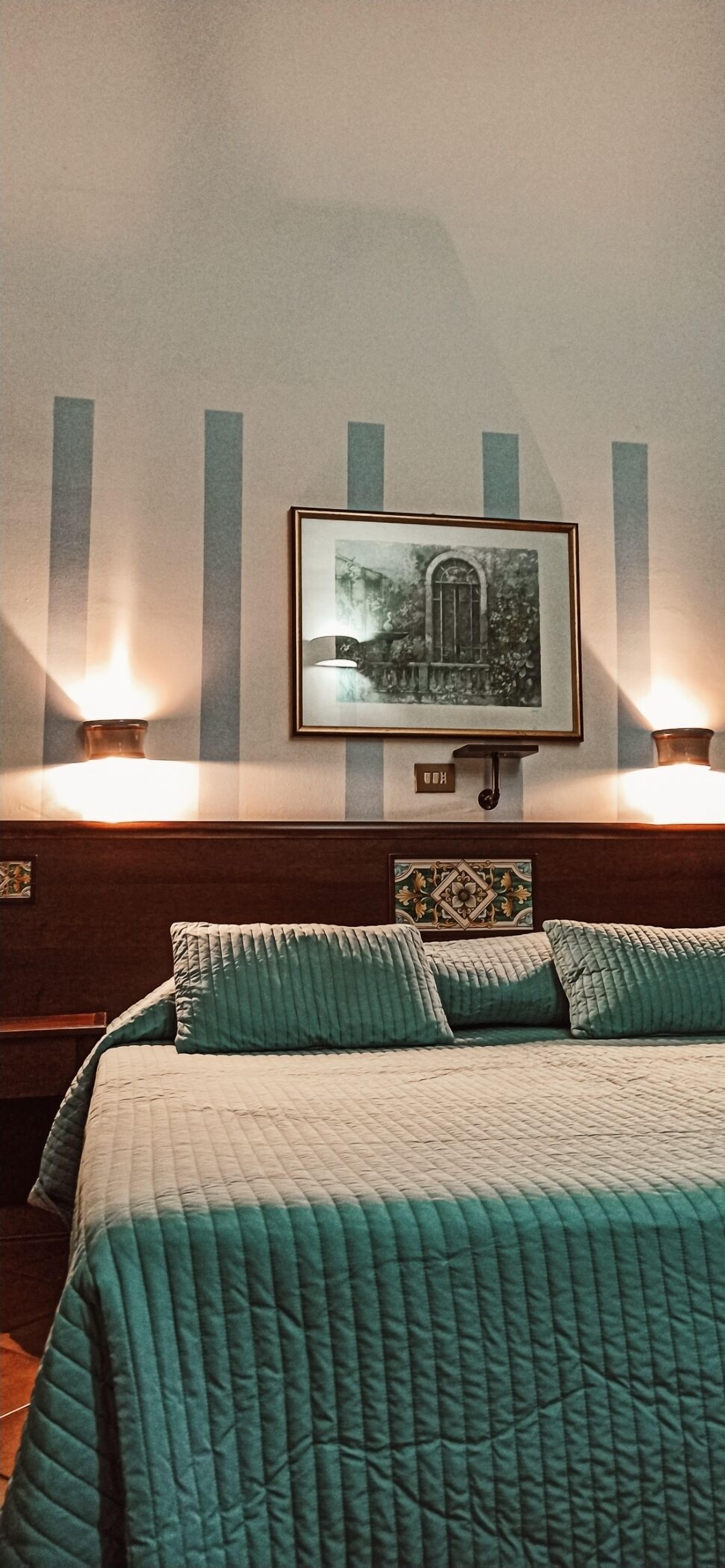 Double or Twin Room | Hypo-allergenic bedding, down duvets, minibar, desk