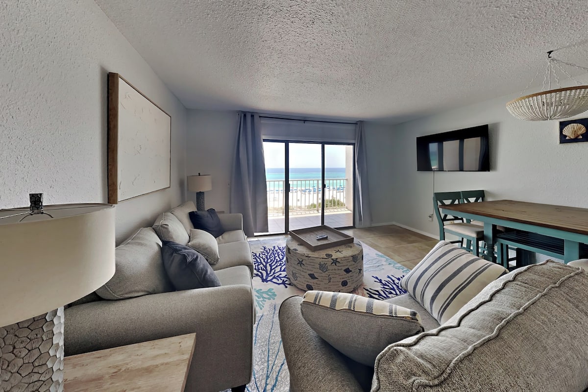 Condo, Multiple Beds, Balcony, Ocean View (#526 - No Pets Allowed) | Living area
