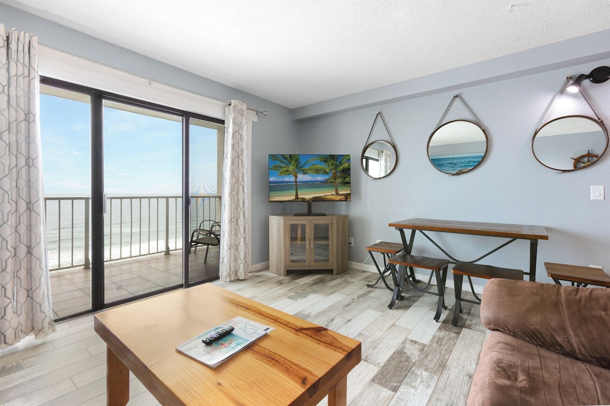 Condo, Multiple Beds, Balcony, Ocean View (#1428 - No Pets Allowed) | Living area