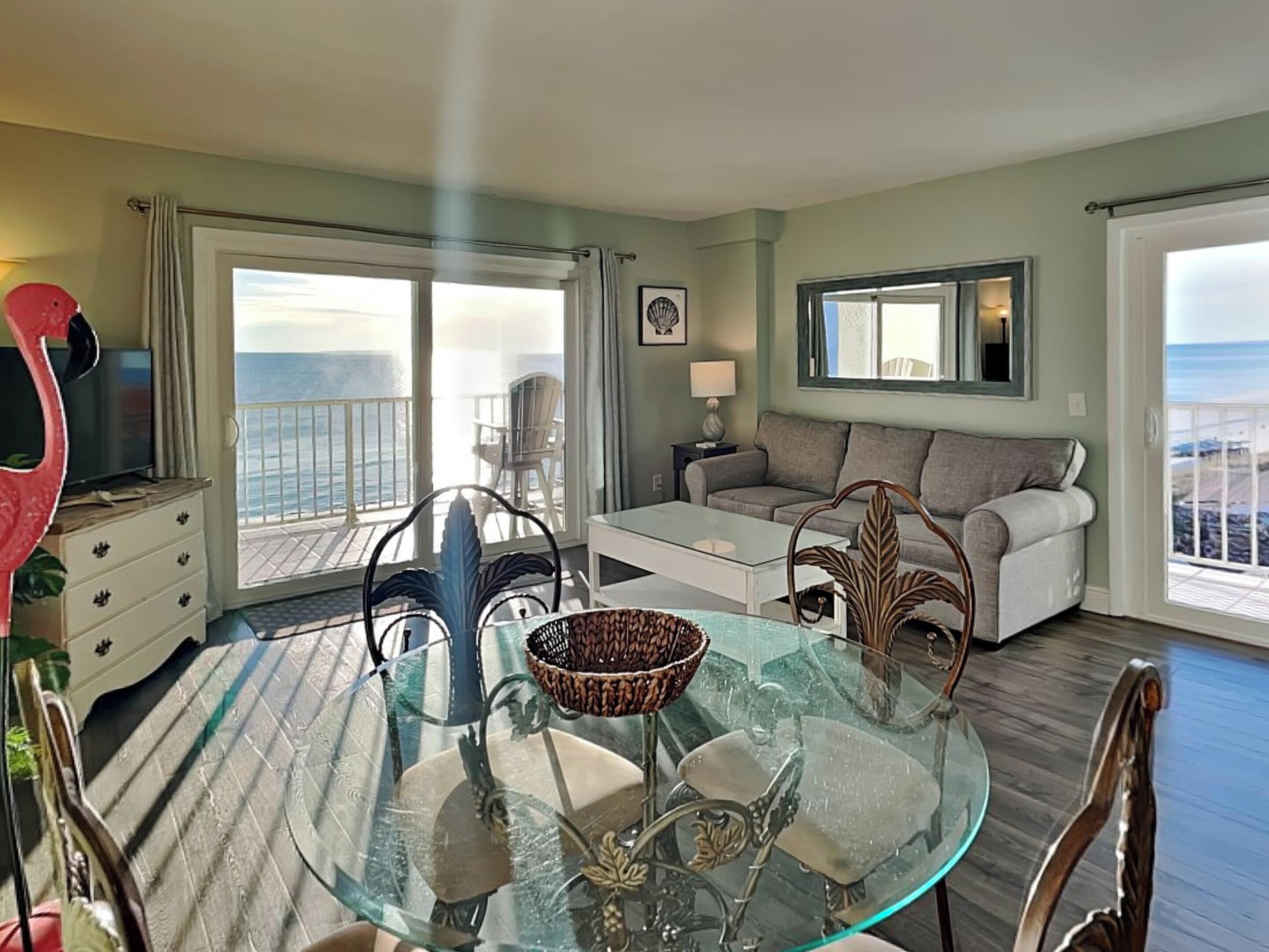 Condo, várias camas, cozinha, vista para o oceano (#901 - No Pets) | Área de estar