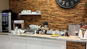 Desayuno buffet (EUR 15 por persona)