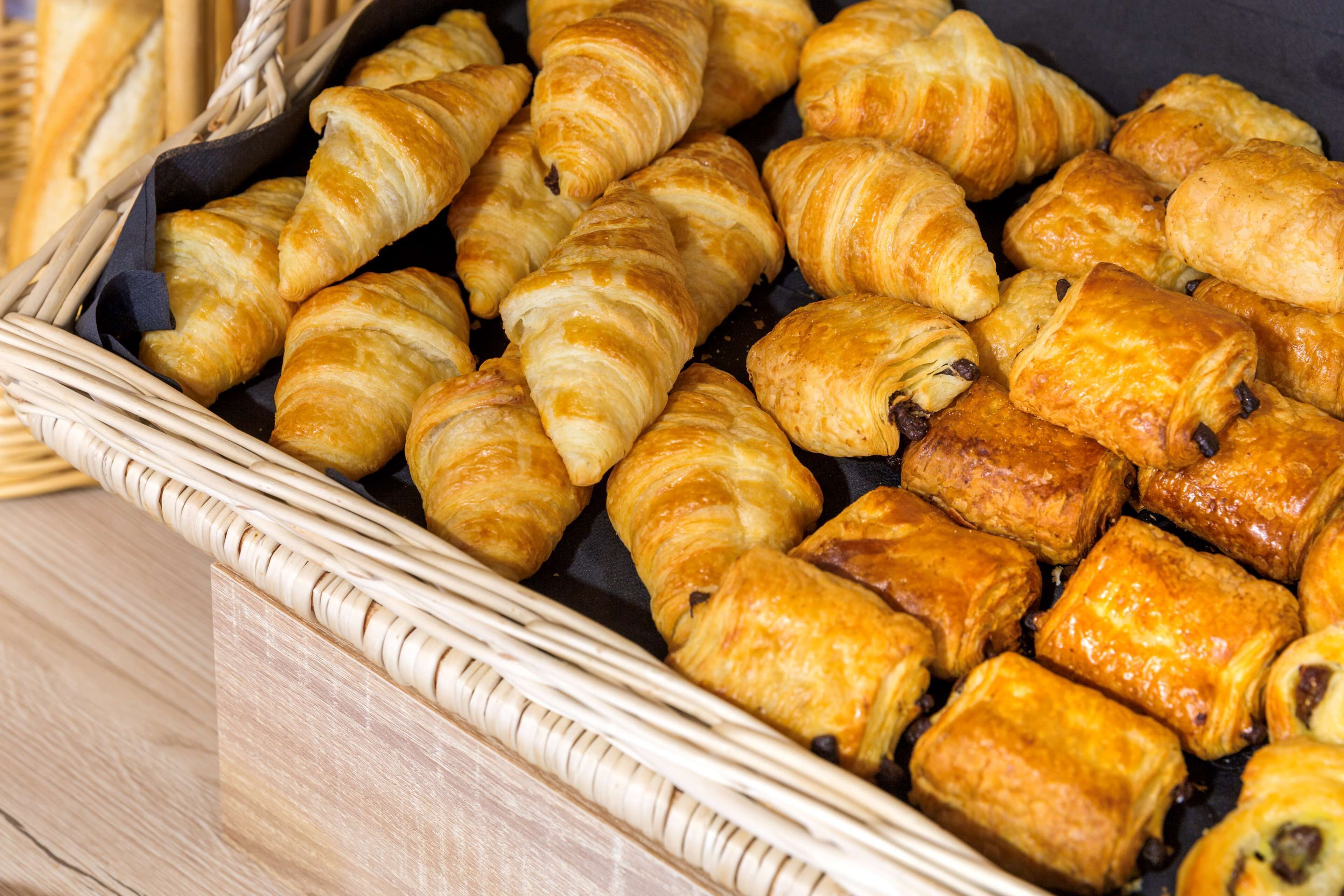 daily buffet breakfast (eur 15 per person)