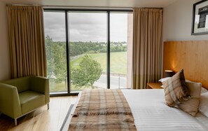 Habitación Deluxe | Sábanas de algodón egipcio, ropa de cama de alta calidad, caja fuerte