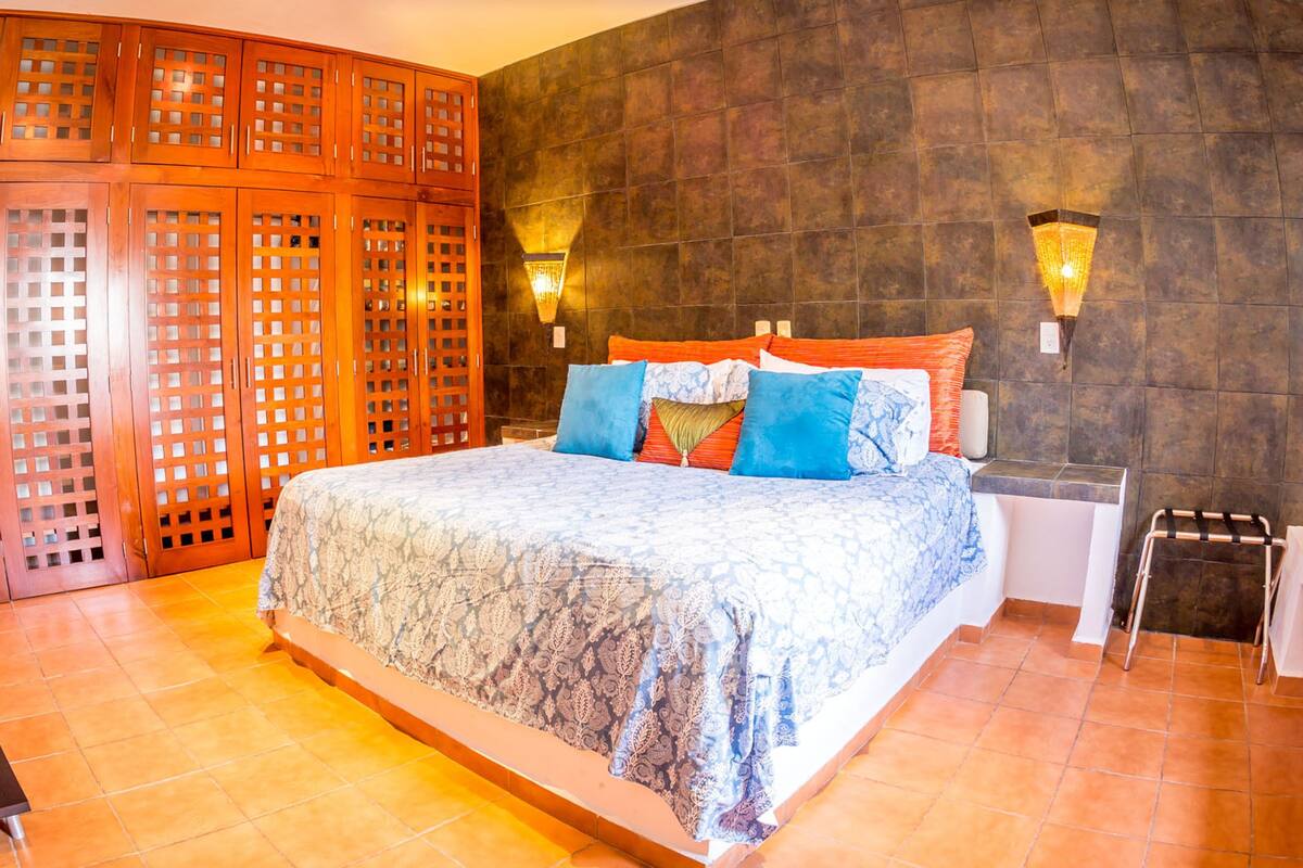 Deluxe 1 Bedroom Apartment | ผ้าม่านกันแสง, ผ้าปูที่นอน