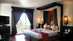 Villa Suite | 迷你吧、客房内保险箱、办公桌、遮光窗帘