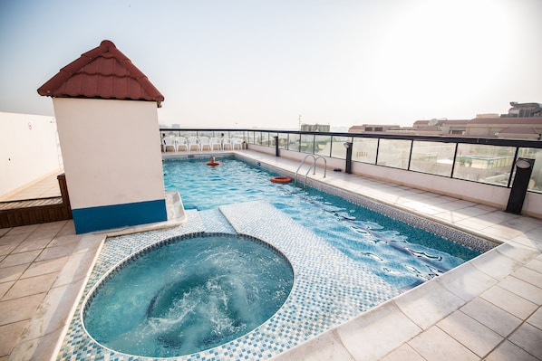 Pool auf dem Dach