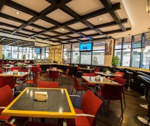 Buffet déjeuner servi tous les jours en supplément