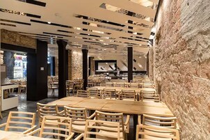 包含每日自助早餐