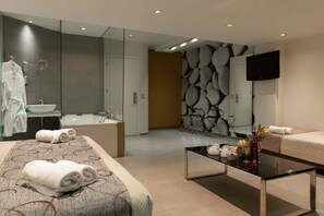 Executive Suite | Premium bedding, in-room safe, desk, free WiFi - Atlantis City Hotel (Rhodes)