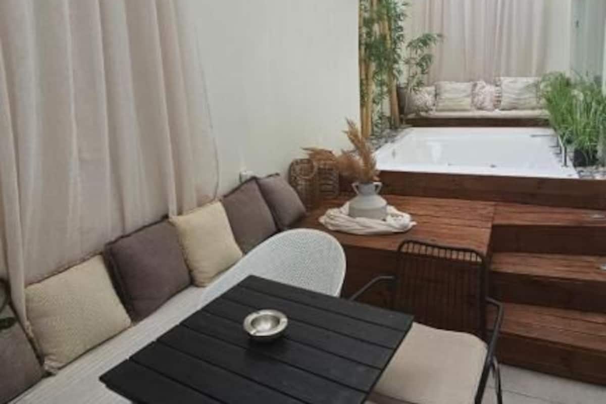 Junior Suite, Hot Tub