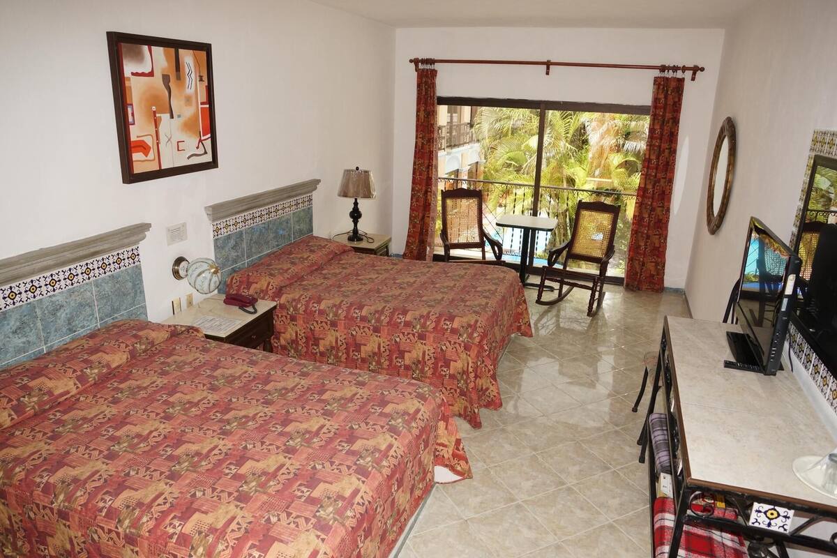 Premium bedding, pillowtop beds, in-room safe, desk