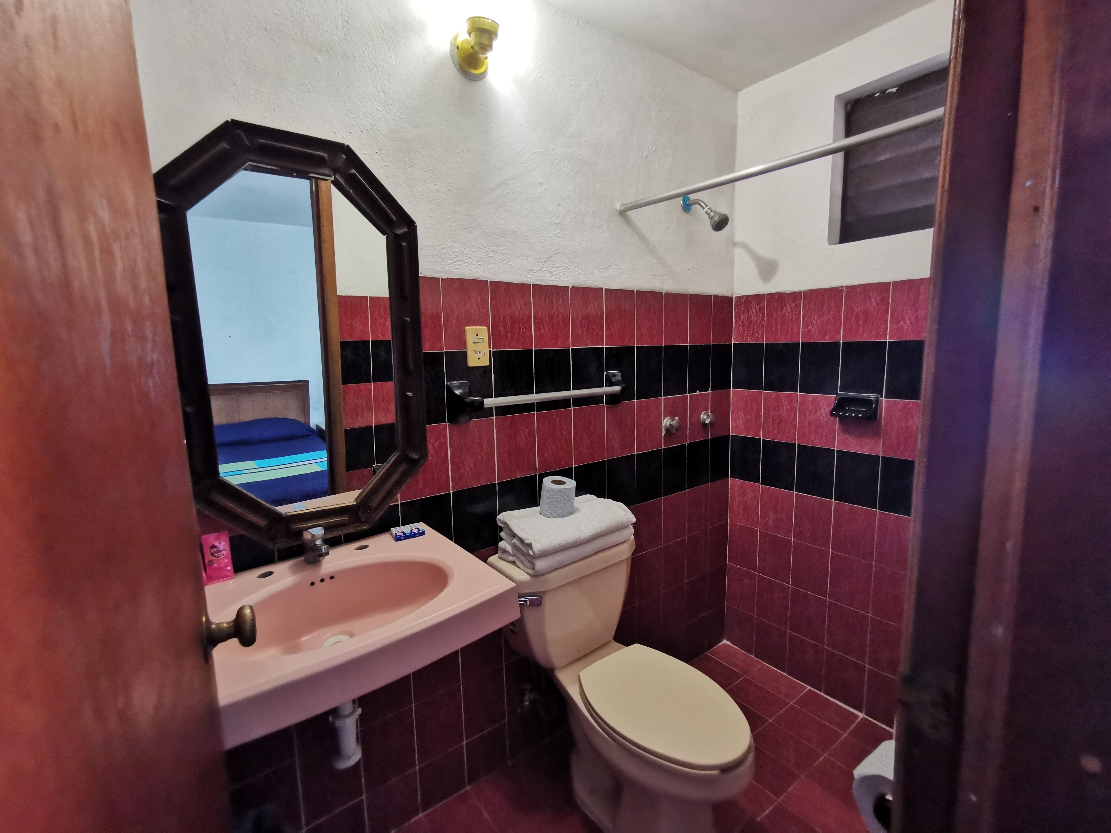 standard double room, 1 bedroom | bathroom | shower, free toiletries, hair dryer, towels
