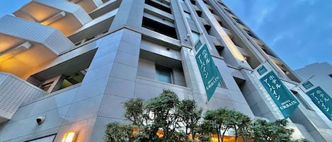 Front of property - evening/night