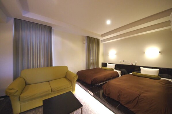 Edredón, escritorio, wifi gratis y ropa de cama 