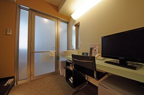 Dundyner, skrivebord, wi-fi (inkludert) og sengetøy