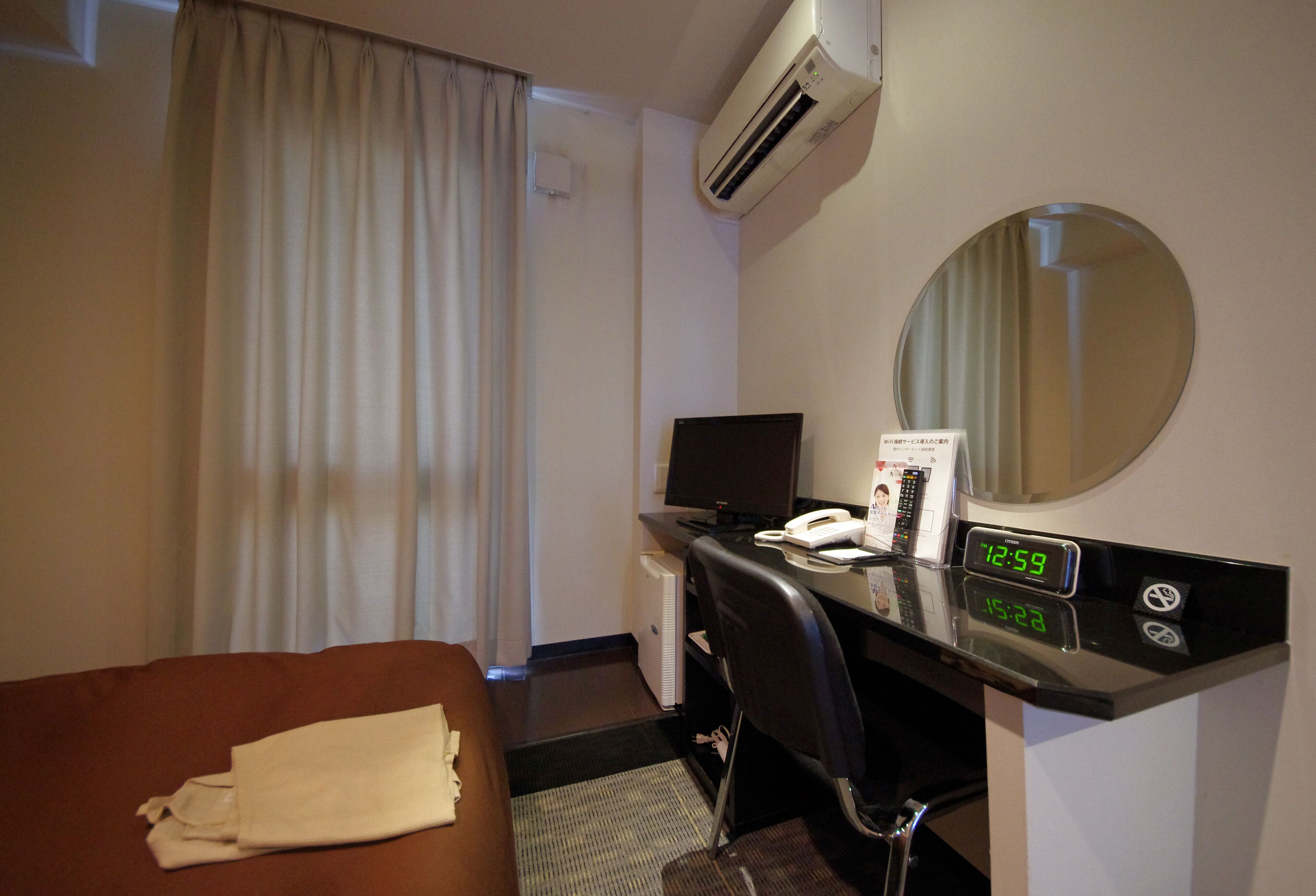 down duvets, desk, free wifi, bed sheets